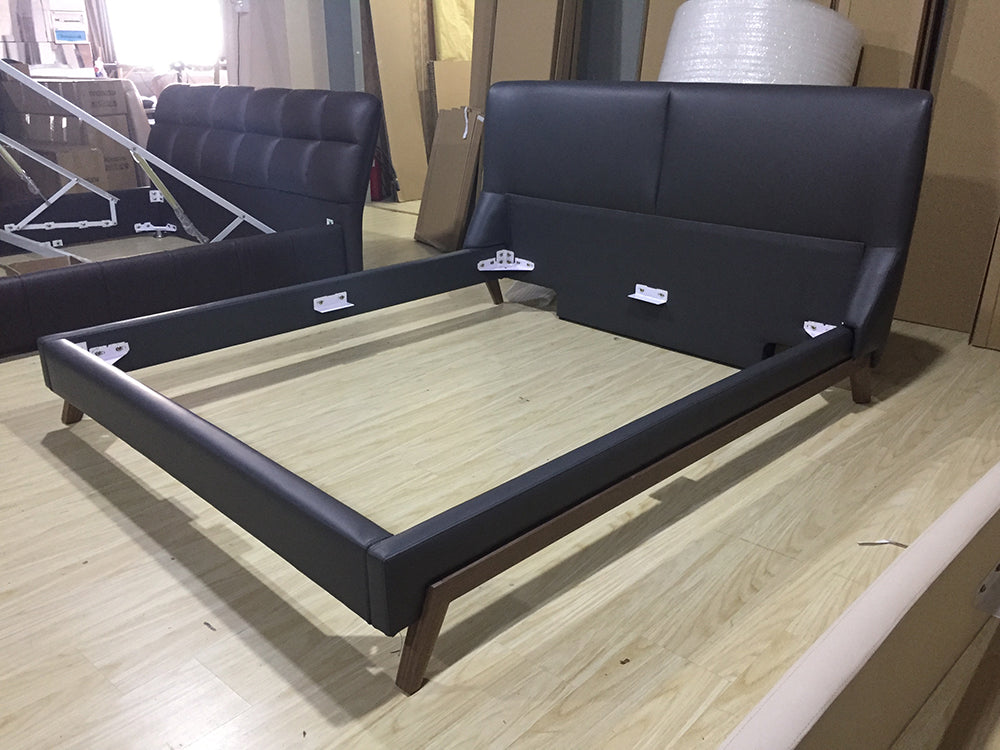 سرير مبطن على الطراز الإيطالي GC1705