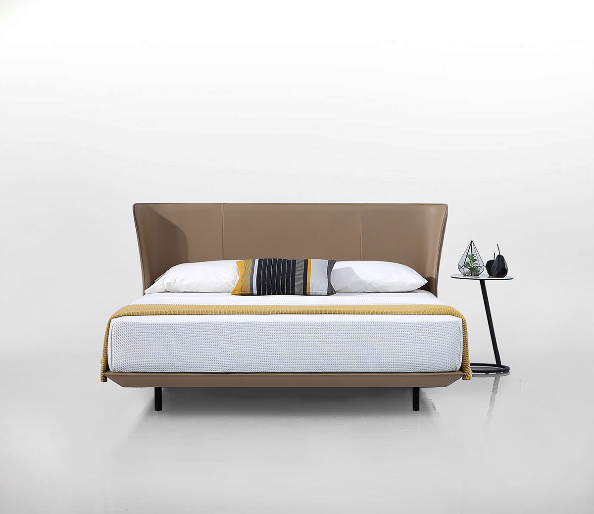 GC1733 Comfortable Luxury Queen Bed