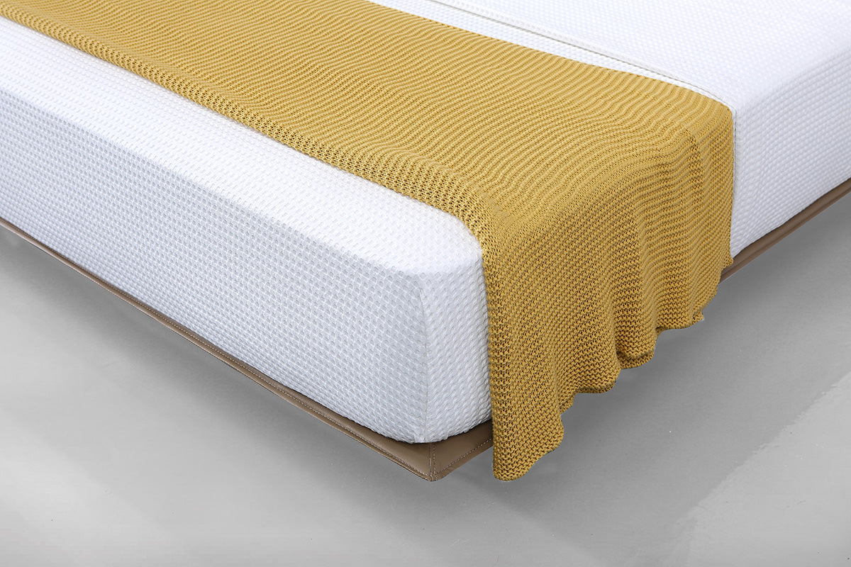 GC1733 Comfortable Luxury Queen Bed