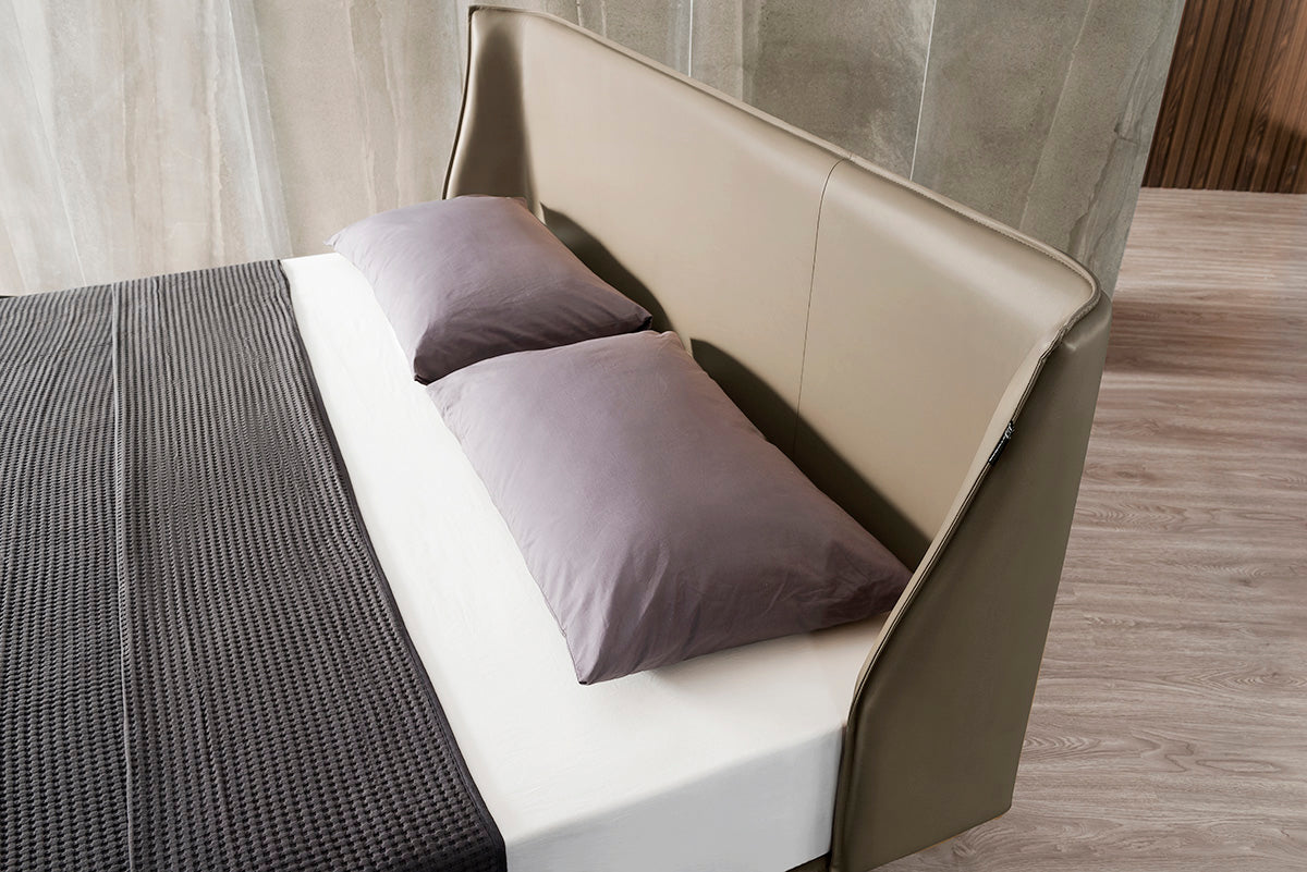 GC1733 Comfortable Luxury Queen Bed