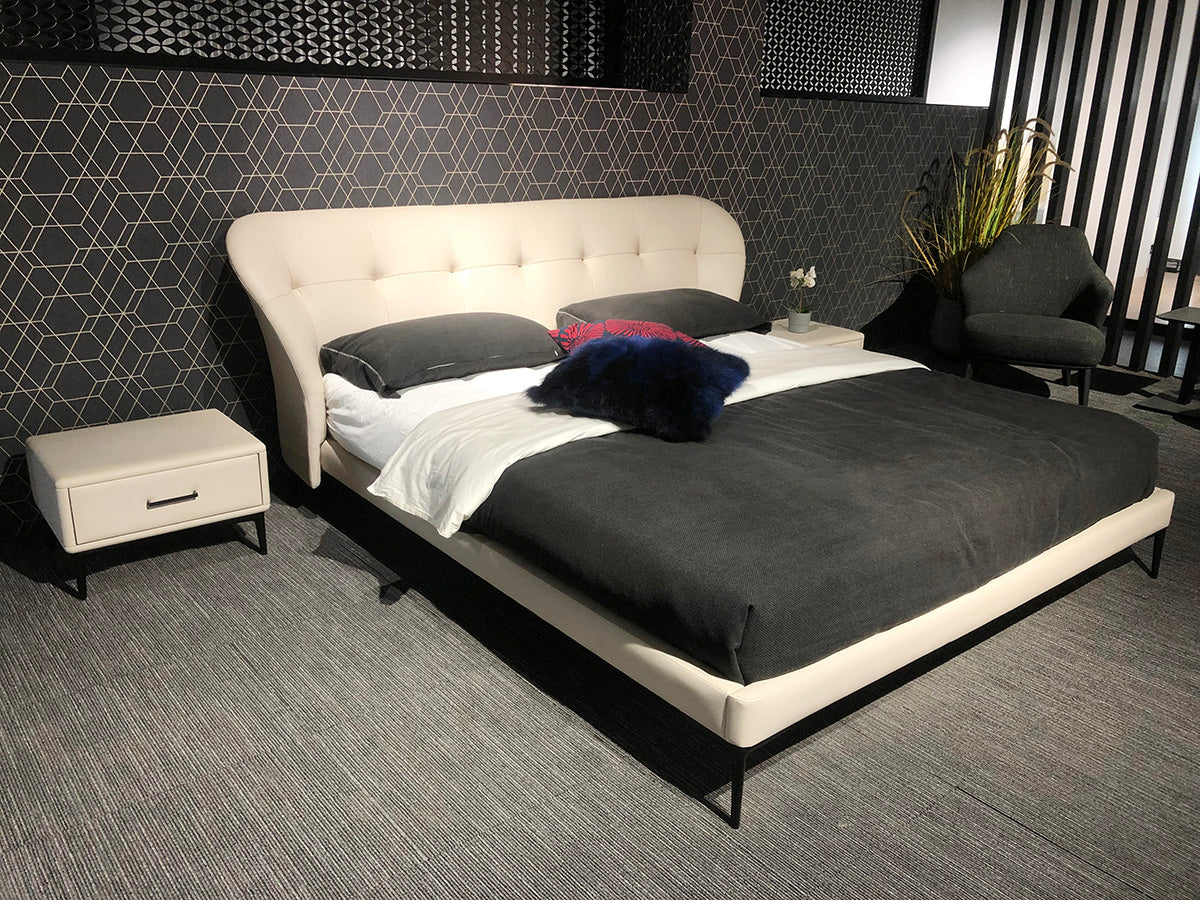 GC1818 Italian Soft Up-holstered King Bed