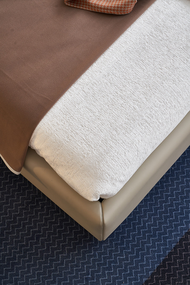 GC1827 Steel Frame Elegant Upholstered Bed