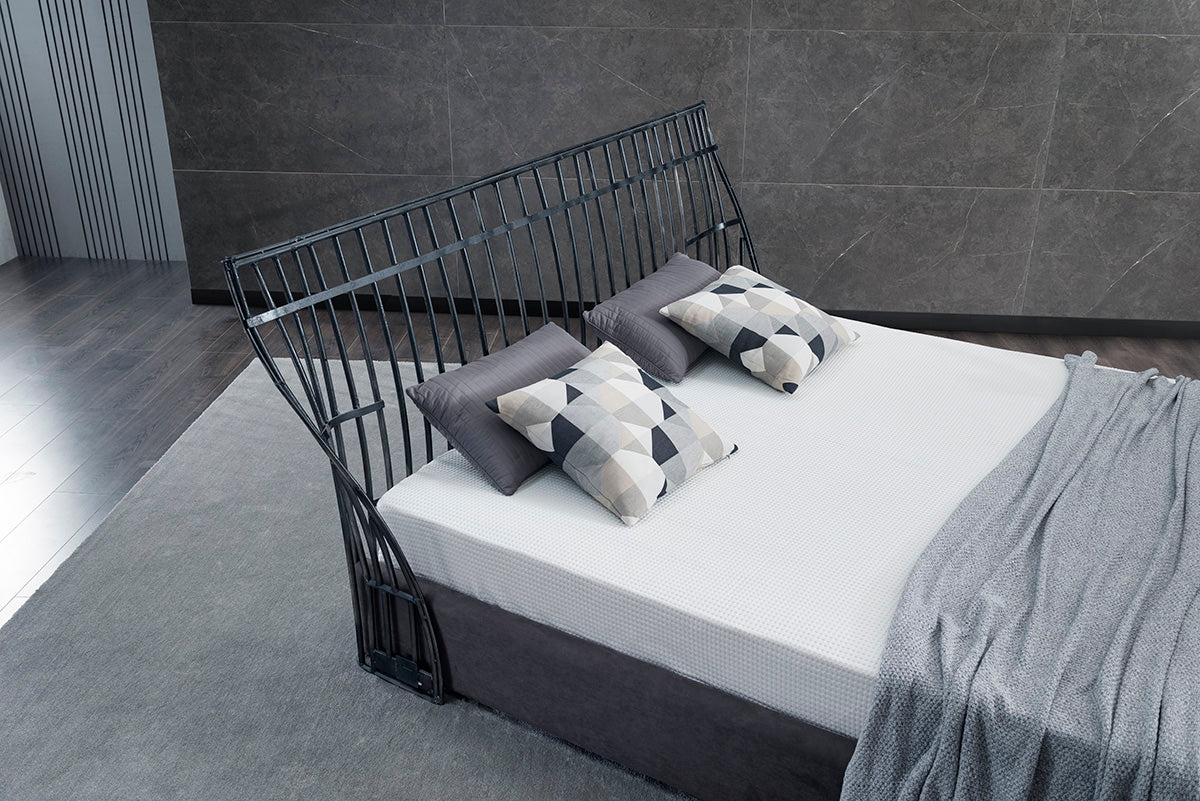 GC1827 Steel Frame Elegant Upholstered Bed