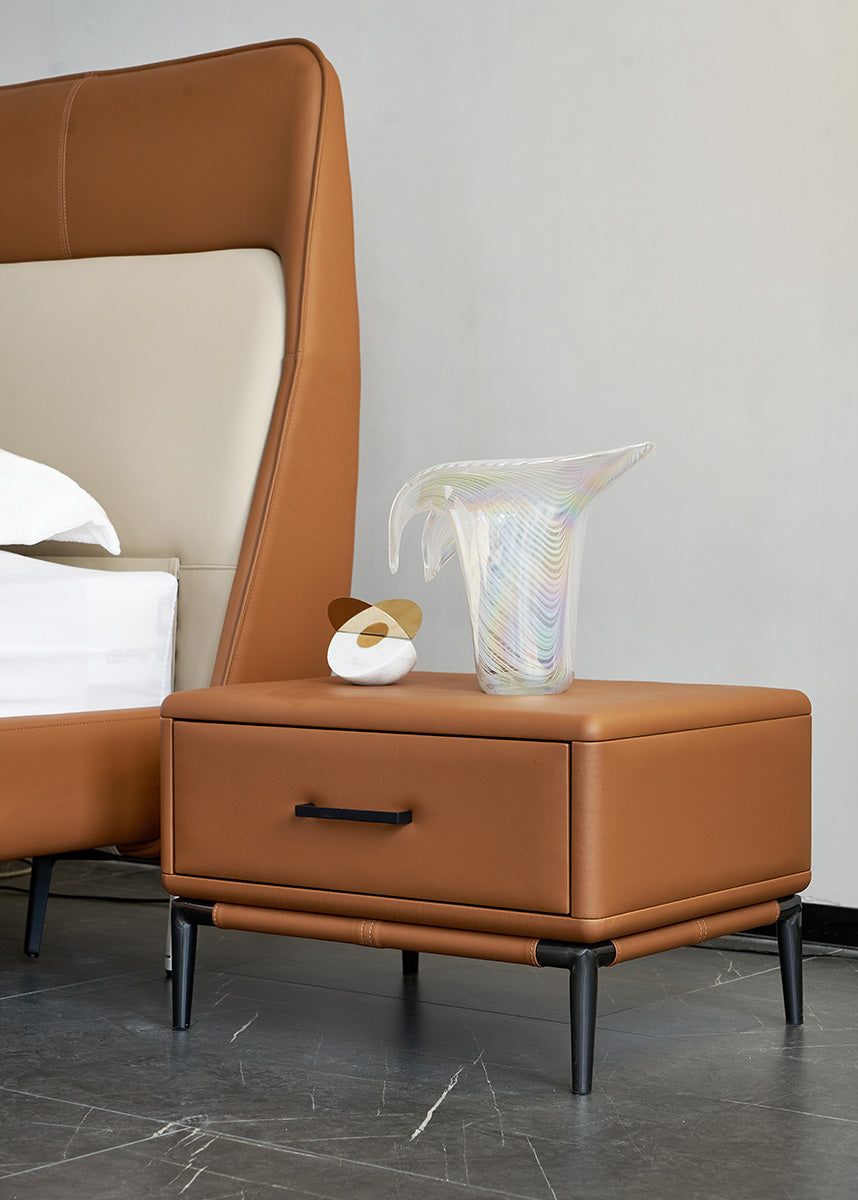 GC1833 Nice Leather Upholstered Bed