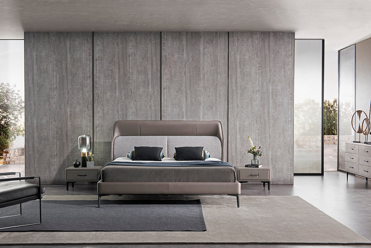 GC1833 Nice Leather Upholstered Bed