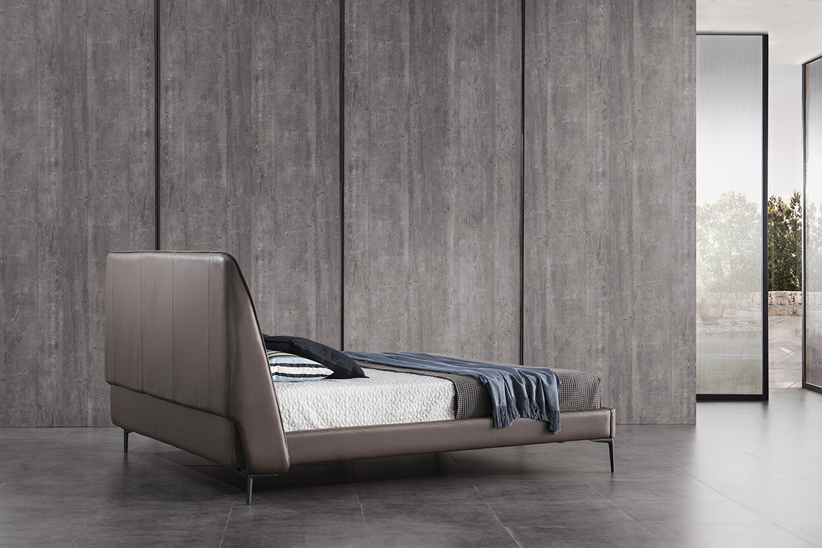 GC1833 Nice Leather Upholstered Bed