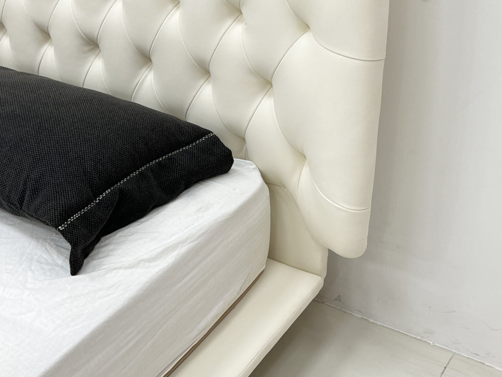 GC2012 Luxury Tufted Upholstered Bed