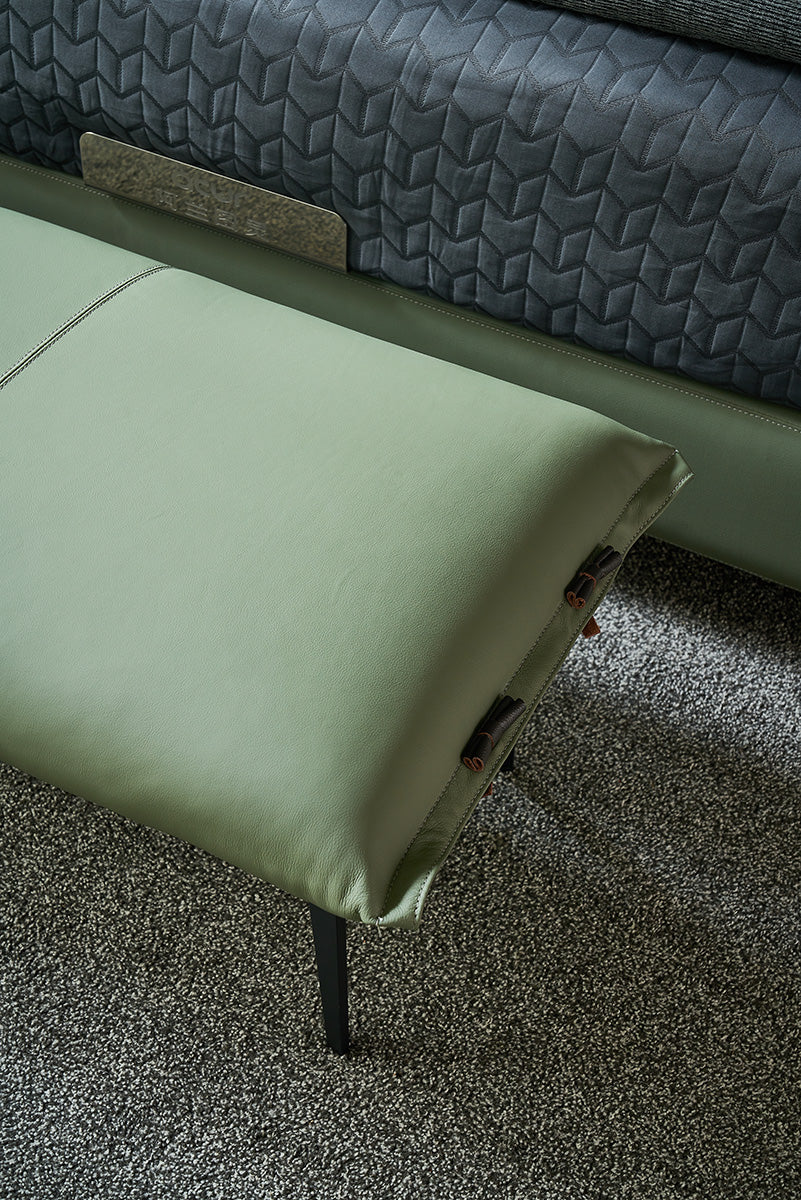 GC2117 Soft Leather Upholstered Bed