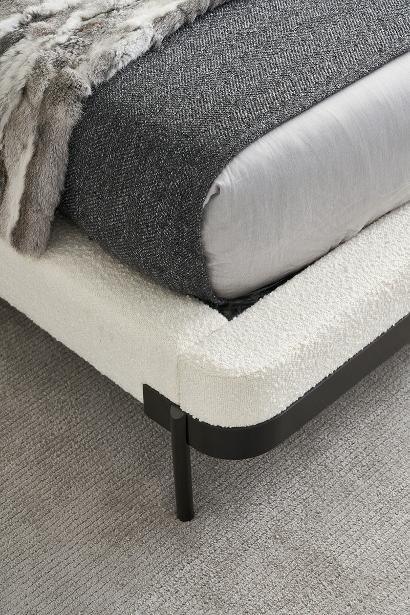 GC2123 Hot Sell Lambswool Upholstered Bed