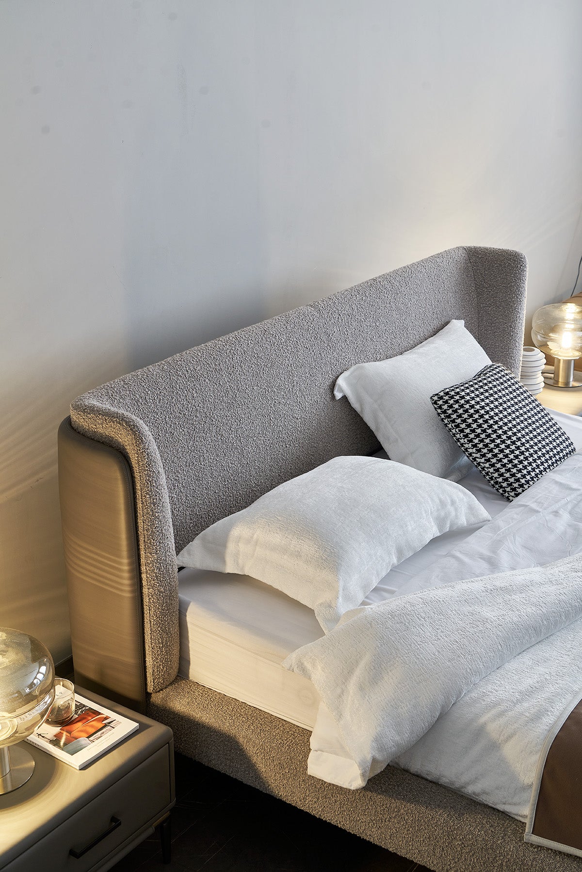 GC2123 Hot Sell Lambswool Upholstered Bed