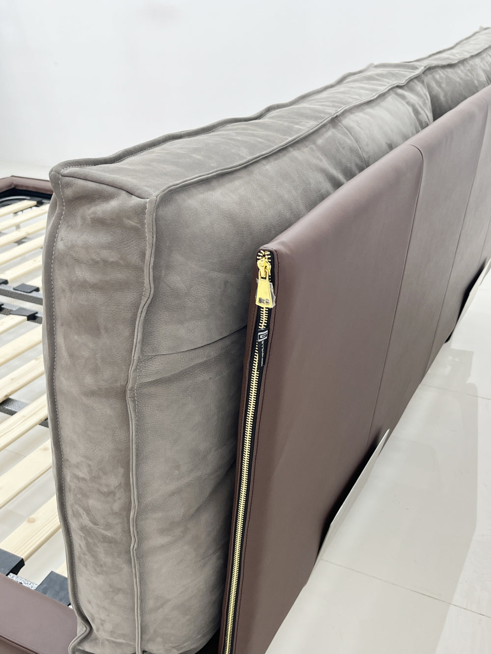 سرير إيطالي فاخر منجد GC2225