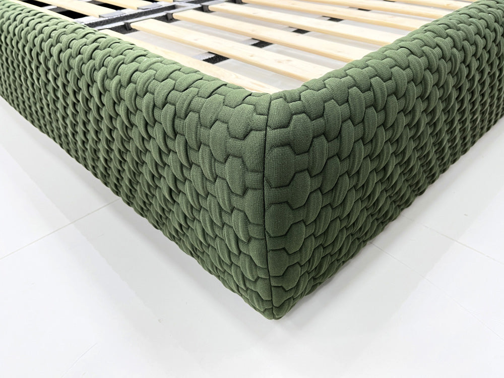GC2227 Modern Quilting Crafts Upholstered Bed