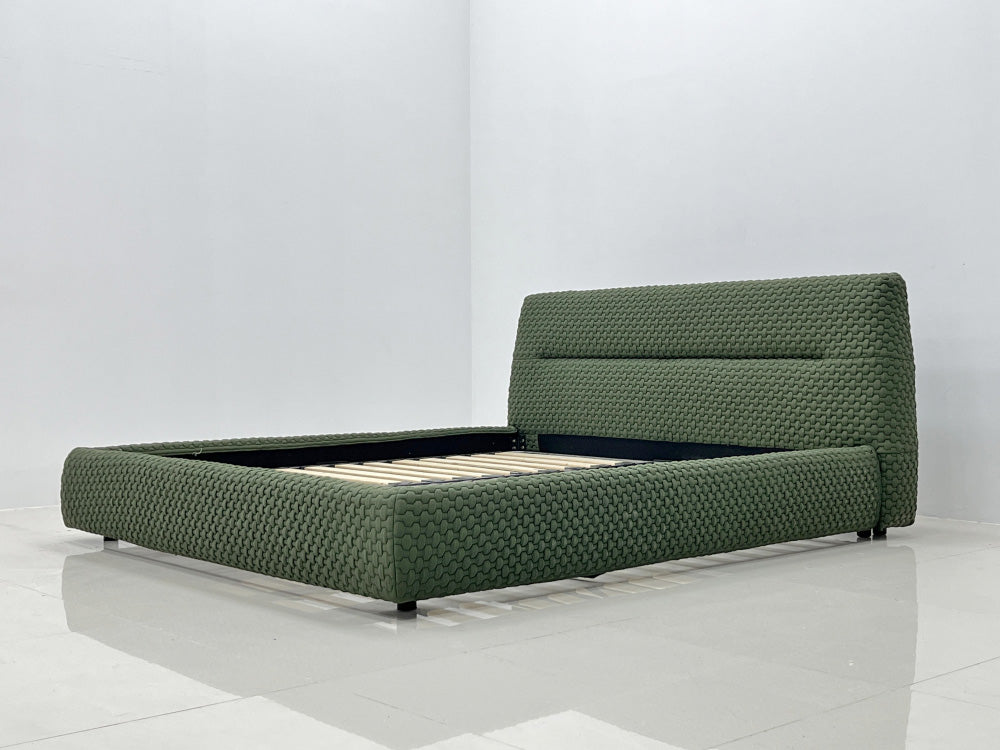GC2227 Modern Quilting Crafts Upholstered Bed
