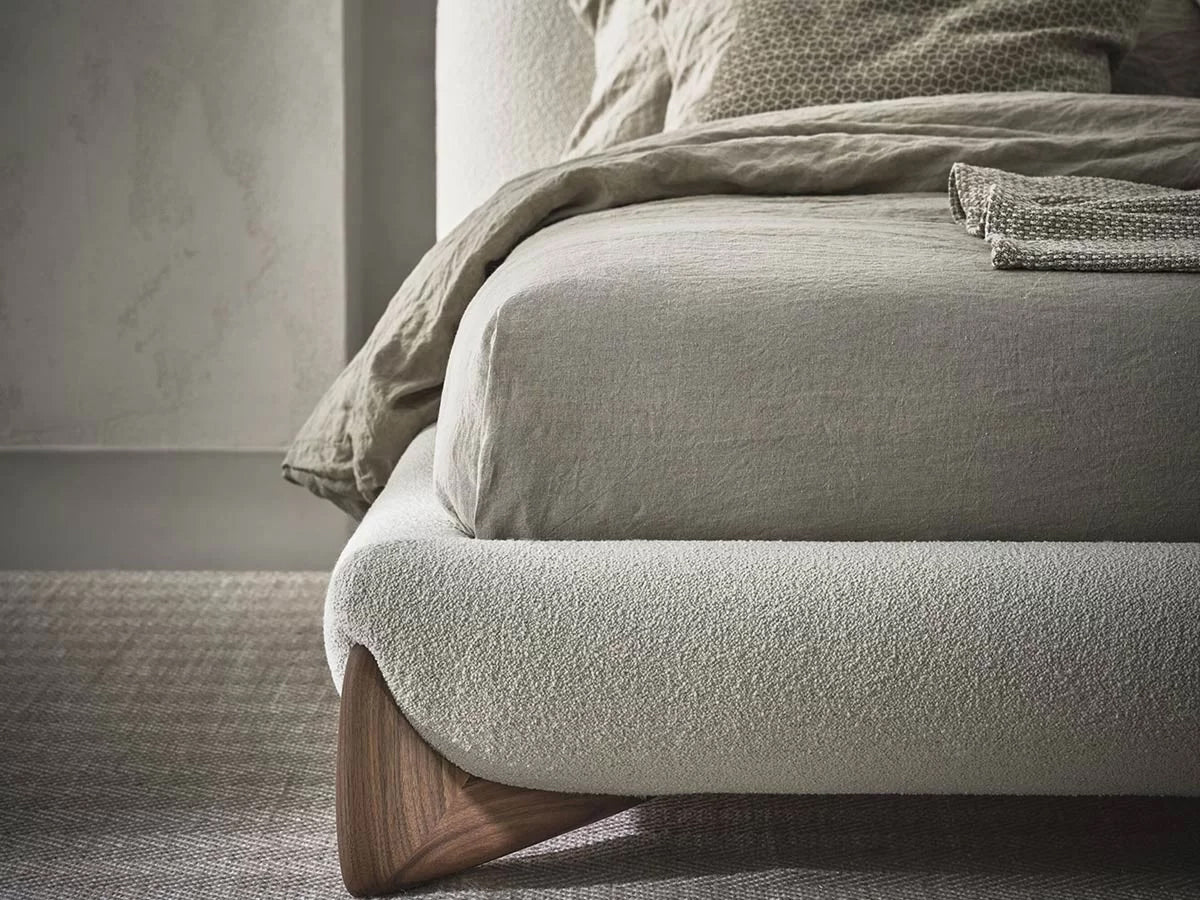 GC2233 New Hot Sell Lambswool Upholstered Bed With Wood Legs