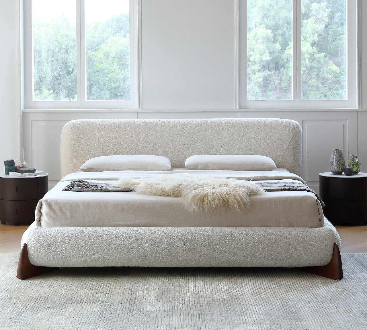 GC2233 New Hot Sell Lambswool Upholstered Bed With Wood Legs