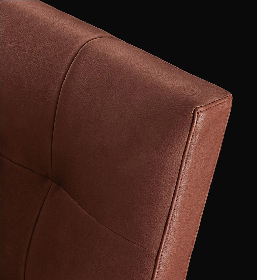 سرير مبطن بتصميم إيطالي بسيط GC2238