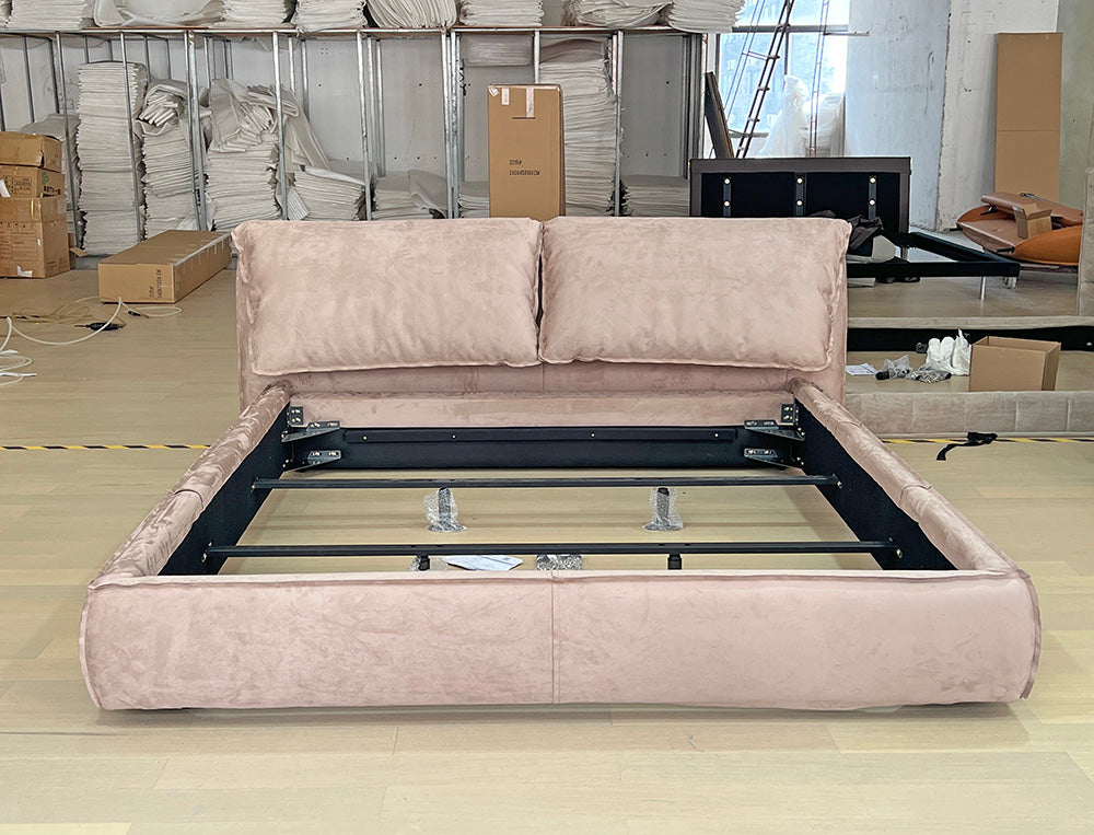 سرير GC2248 بتصميم عصري أنيق مبطن بنعومة