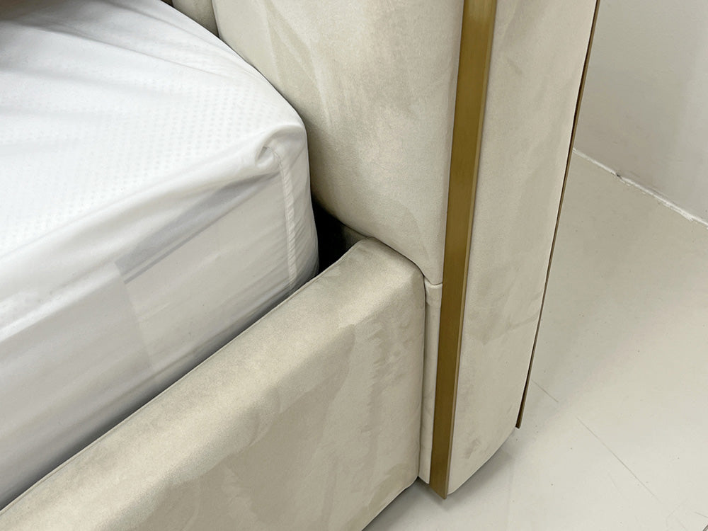 GC2255 Luxury Villa Up-holstered Bed