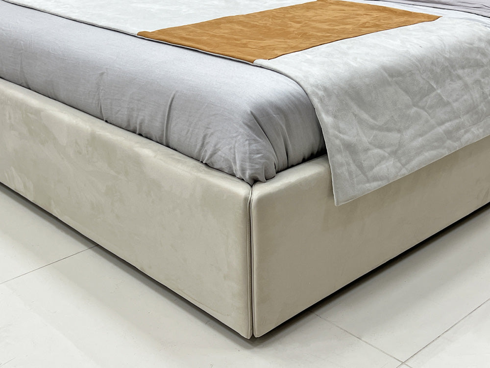 GC2255 Luxury Villa Up-holstered Bed