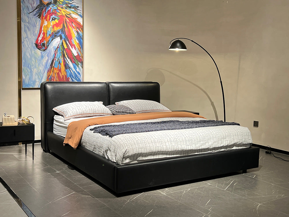GC2317 Italian Luxury Leather Soft Upholstered Bed