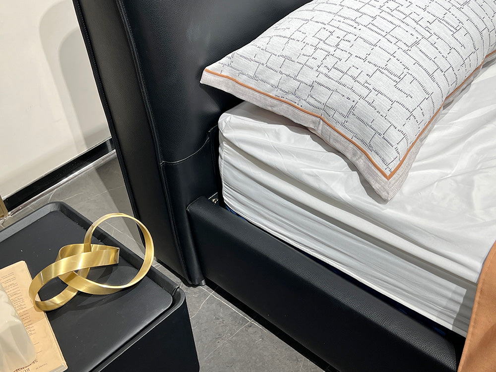 GC2317 Italian Luxury Leather Soft Upholstered Bed