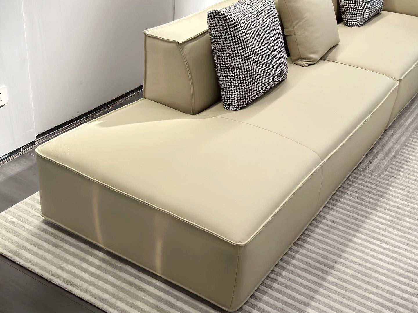 أريكة مربعة إيطالية حديثة GS9067B