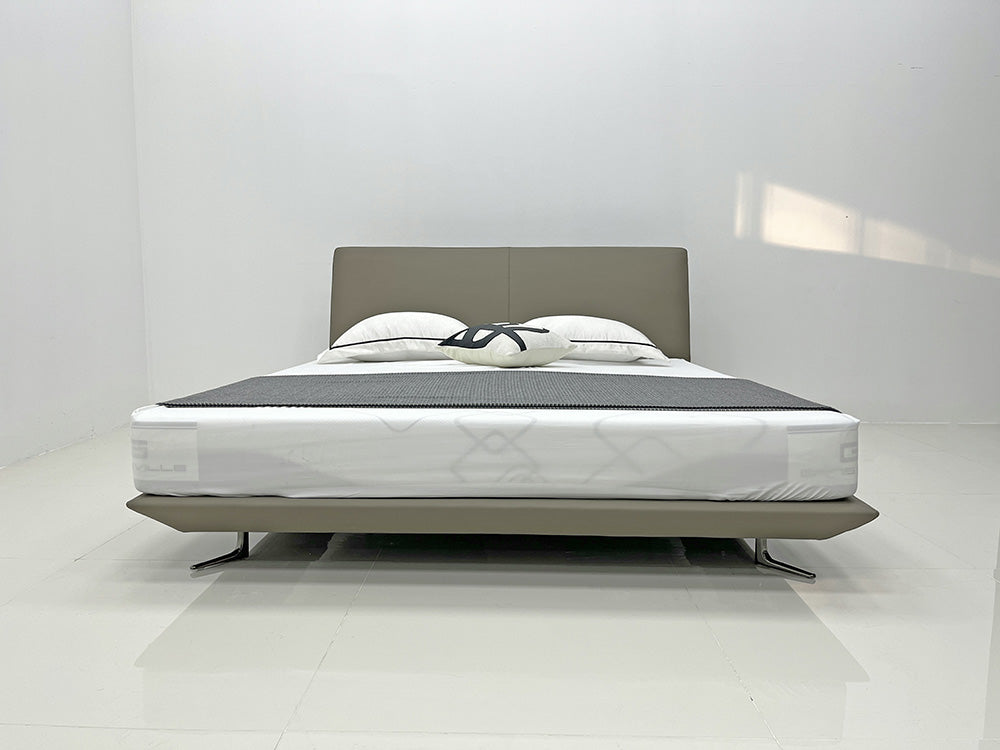 Gainsville GC2240 Comfortable Modern Queen Bed